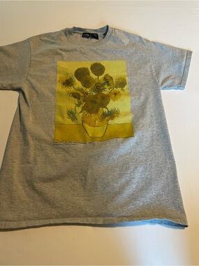 Unbranded Gray Short Sleeve Tee with Yellow Sunflower Print